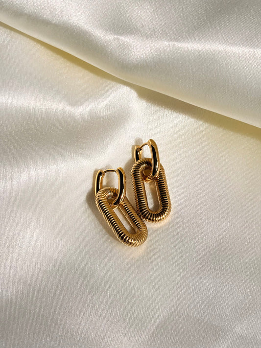 GILDED INTERLOCK HOOPS