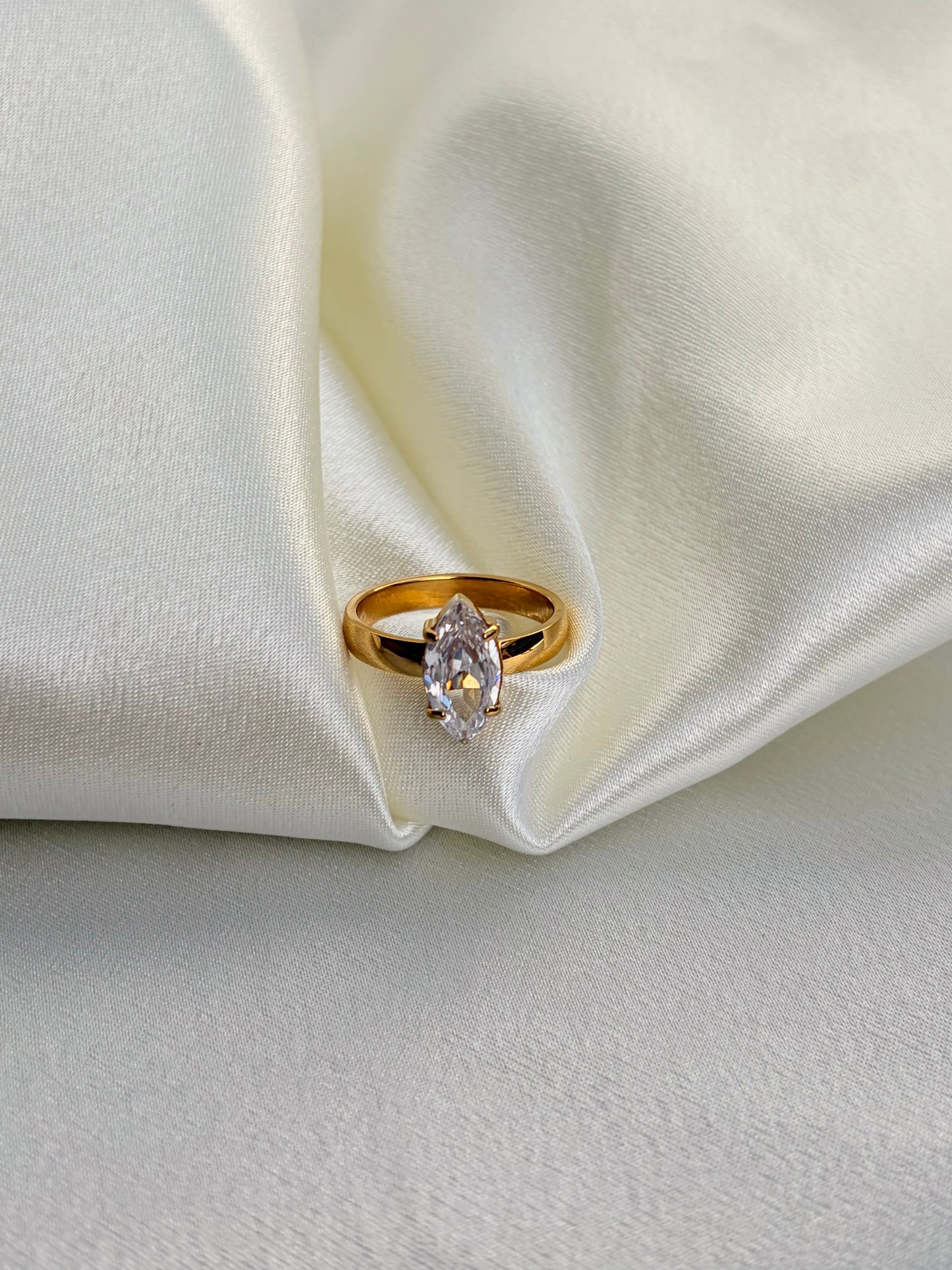 MARQUISE ZIRCON RING