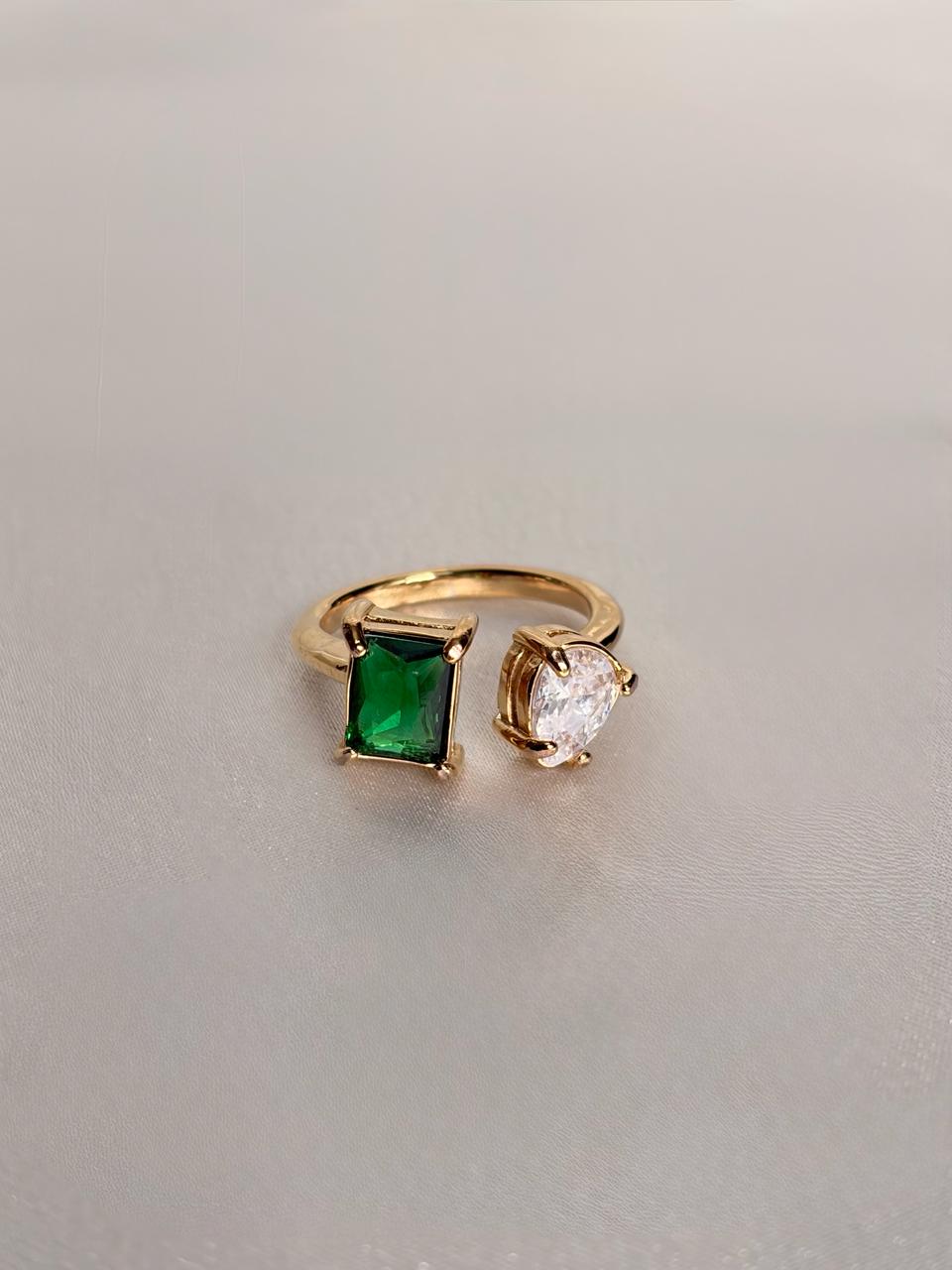 TOI ET MOI EMERALD RING